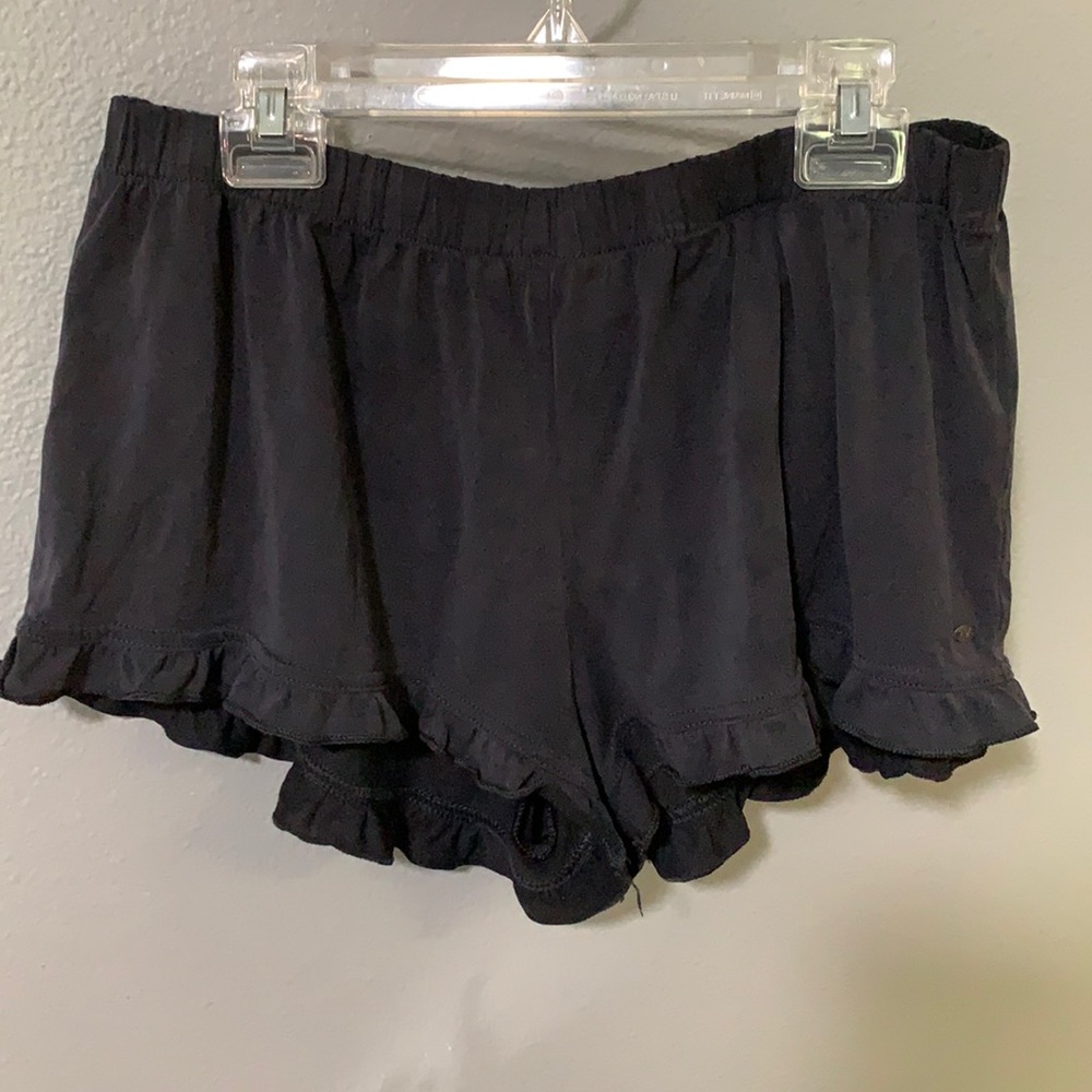 American Eagle M flowy shorts